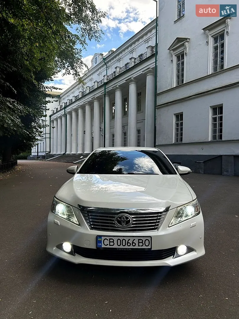 2012 Toyota Camry - фото 1