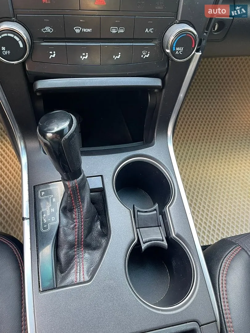 2016 Toyota Camry - мініатюра 17