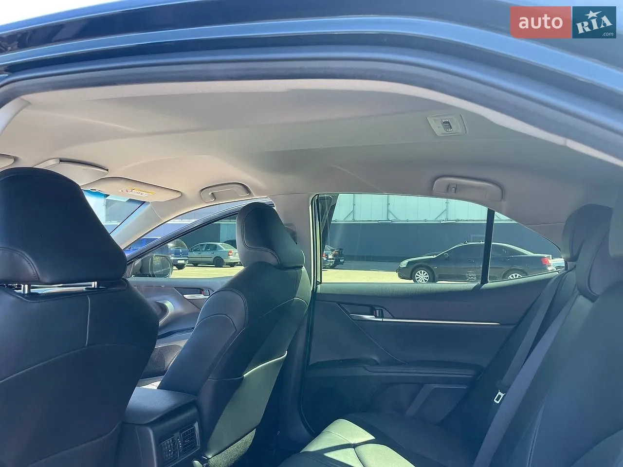 2019 Toyota Camry - мініатюра 11