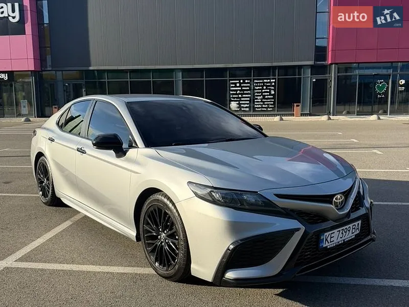 Toyota Camry 2021