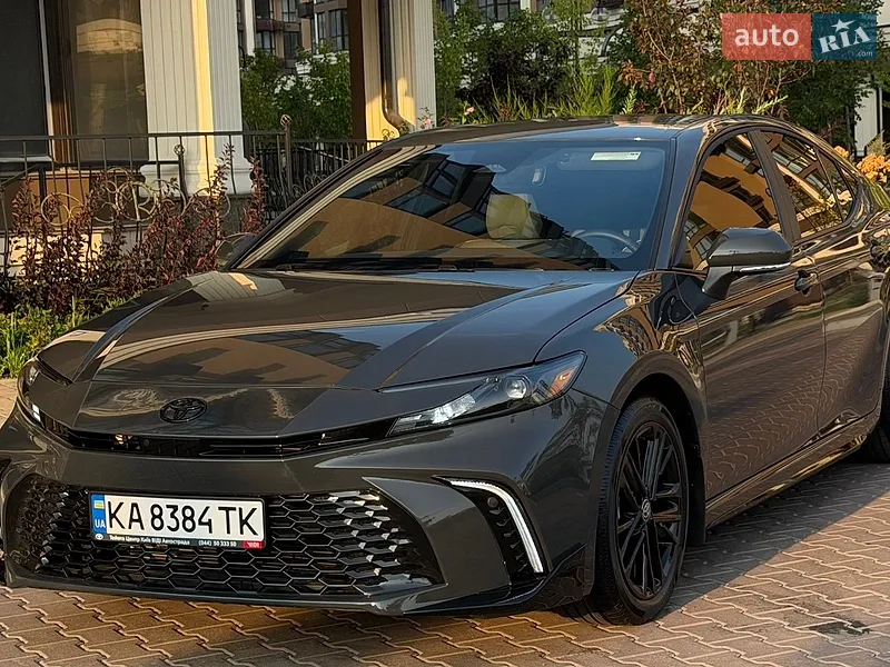 Toyota Camry 2025
