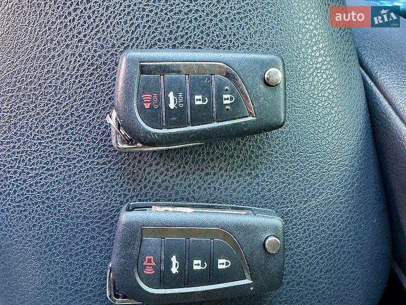 Седан Toyota Camry 2017 в Києві