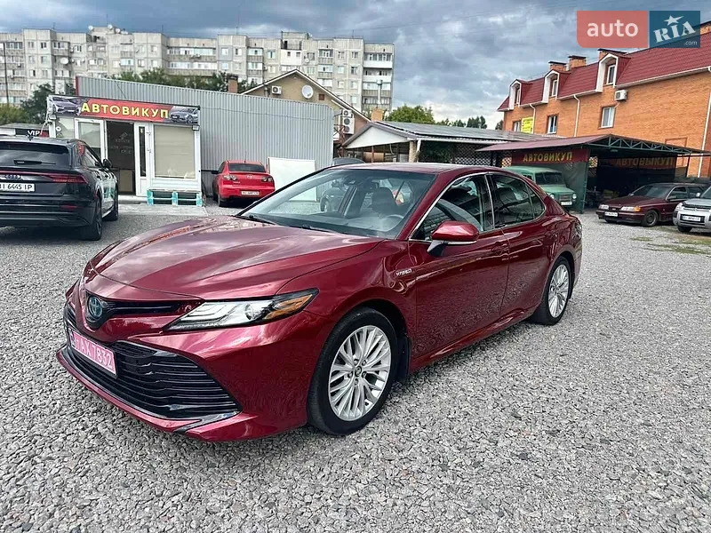 Toyota Camry 2019