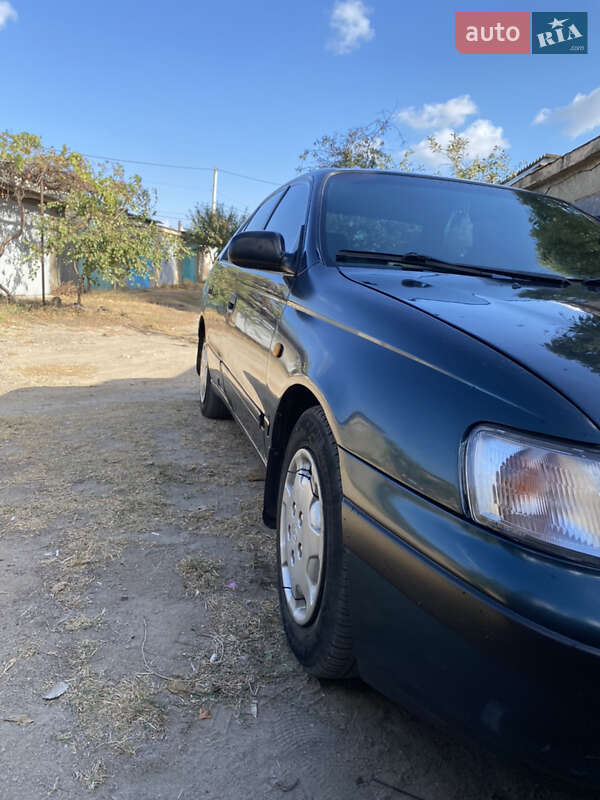 Седан Toyota Carina E 1993 в Белгороде-Днестровском