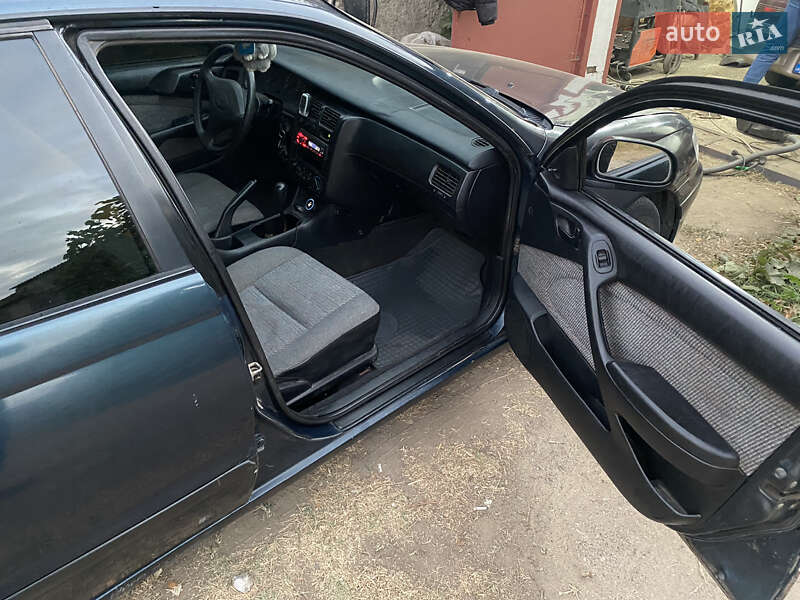 Седан Toyota Carina E 1993 в Белгороде-Днестровском