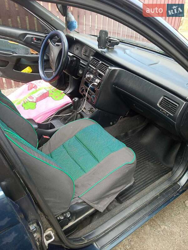 Седан Toyota Carina E 1993 в Остроге