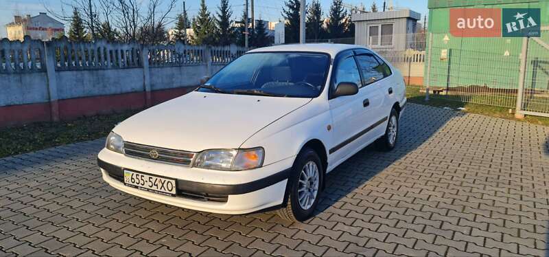 Лифтбек Toyota Carina E 1993 в Ивано-Франковске