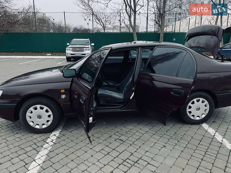 Седан Toyota Carina E 1993 в Одесі