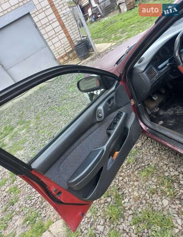 Седан Toyota Carina E 1995 в Теплике