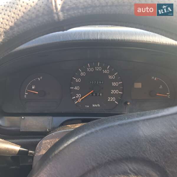 Седан Toyota Carina E 1996 в Ромнах фото 12 Седан Toyota Carina E 1996 в Ромнах