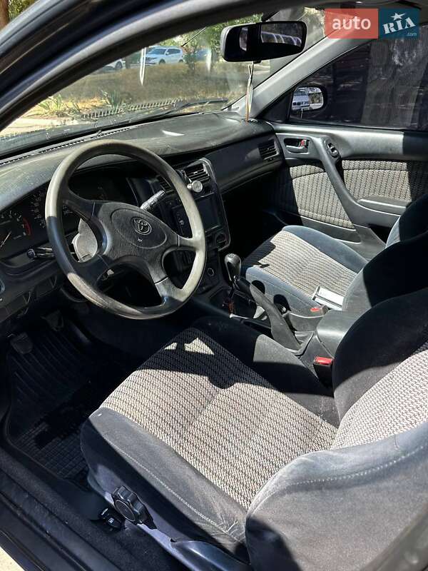 Лифтбек Toyota Carina E 1993 в Южноукраинске