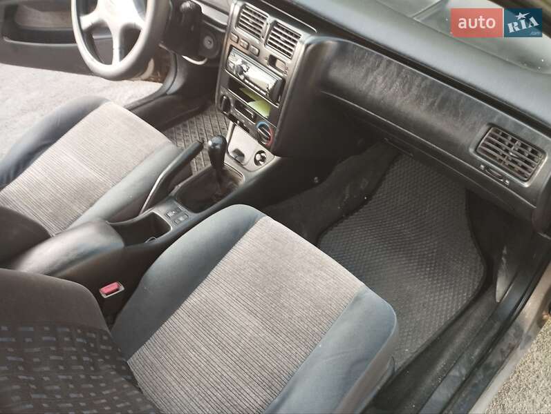 Седан Toyota Carina E 1993 в Слобожанском