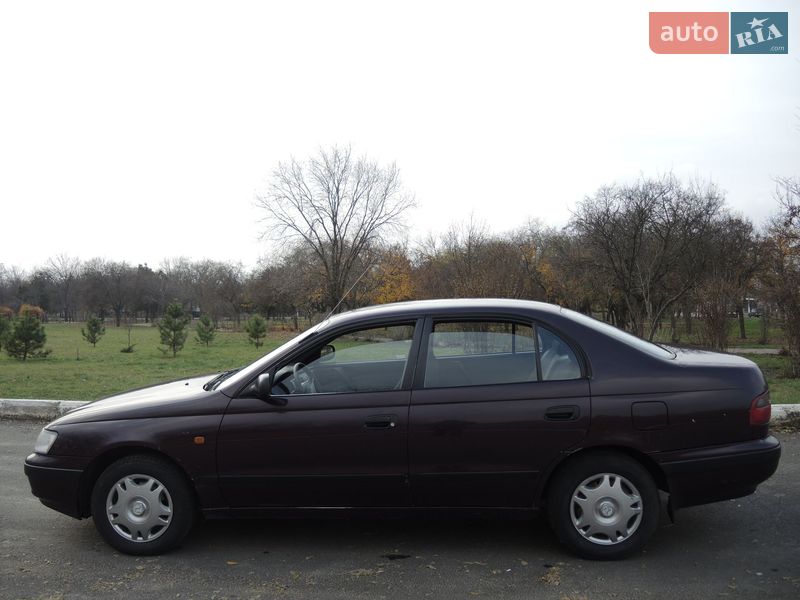 Седан Toyota Carina E 1994 в Измаиле