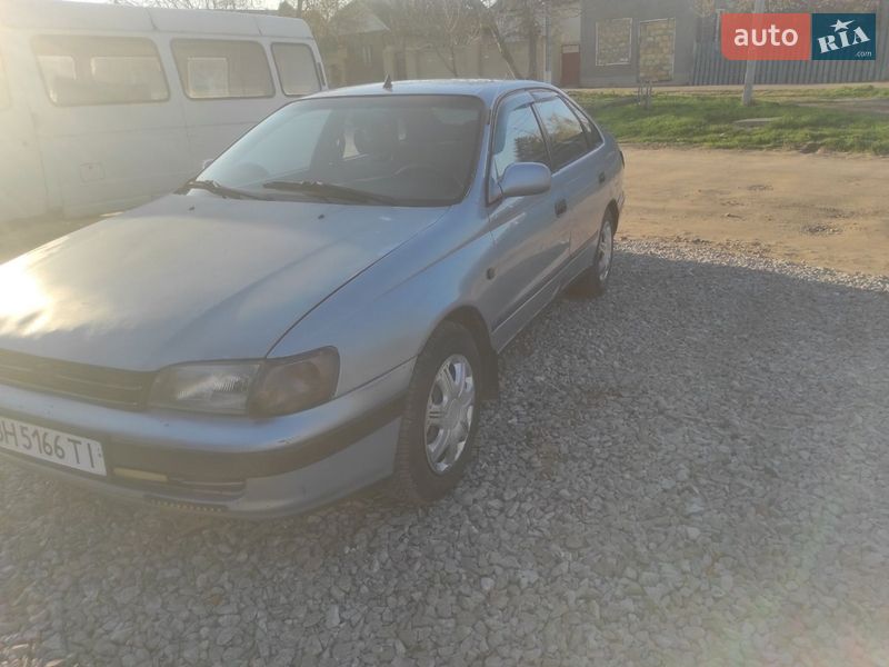 Седан Toyota Carina E 1992 в Раздельной