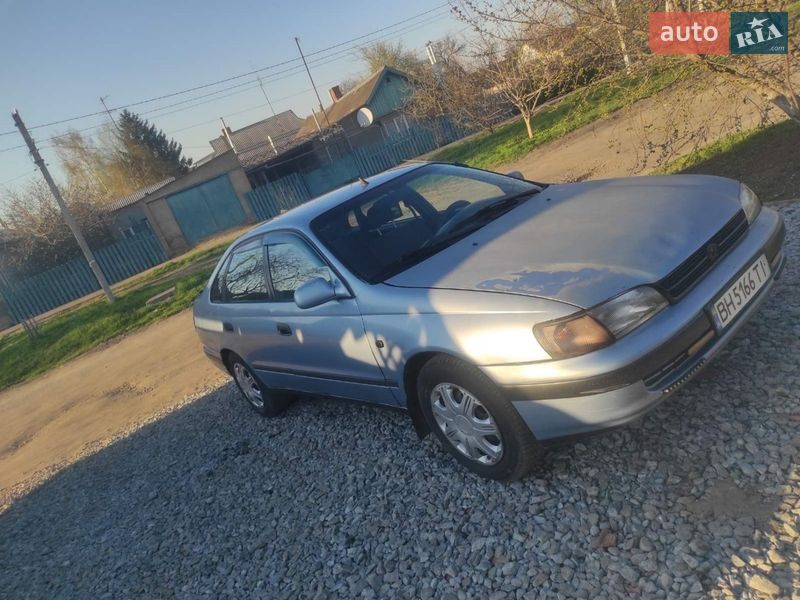 Седан Toyota Carina E 1992 в Раздельной