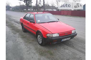 Седан Toyota Carina 1991 в Полонному