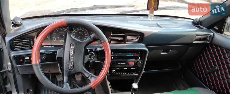 Седан Toyota Carina 1989 в Врадиевке