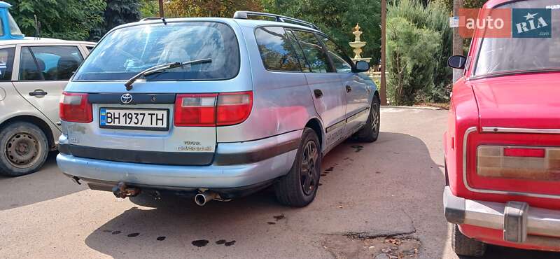 Седан Toyota Carina 1994 в Березівці
