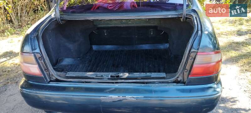 Седан Toyota Carina 1993 в Добровеличківці