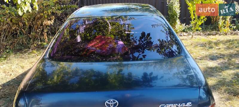 Седан Toyota Carina 1993 в Добровеличківці