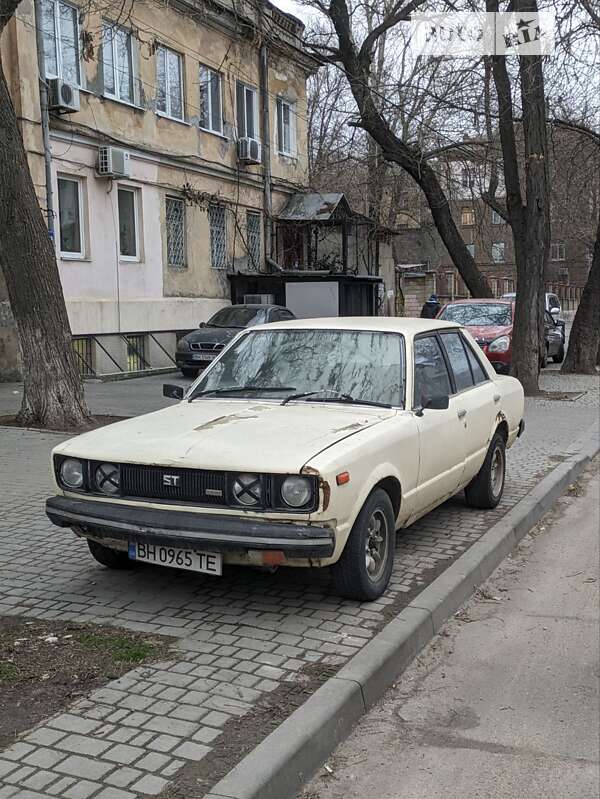 Седан Toyota Carina 1982 в Одесі