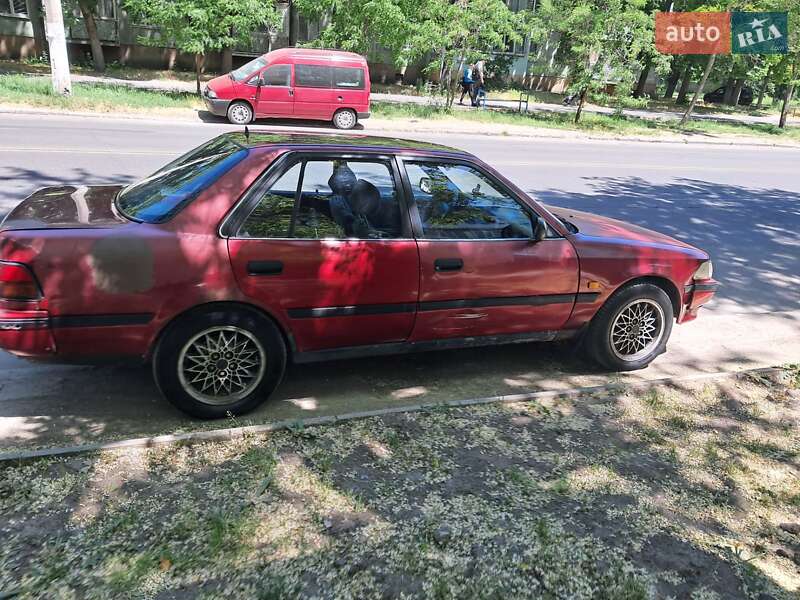 Седан Toyota Carina 1990 в Одессе