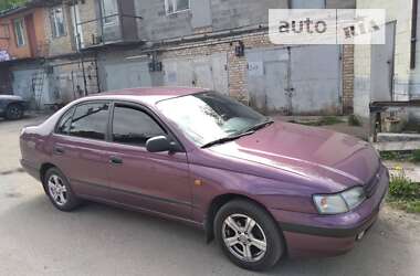 Седан Toyota Carina 1993 в Киеве