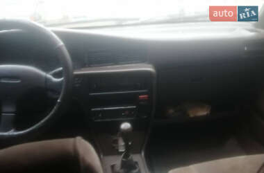Седан Toyota Carina 1989 в 
