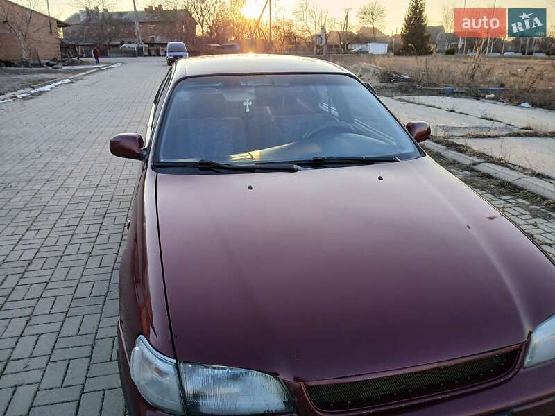 Седан Toyota Carina 1997 в Калиновке