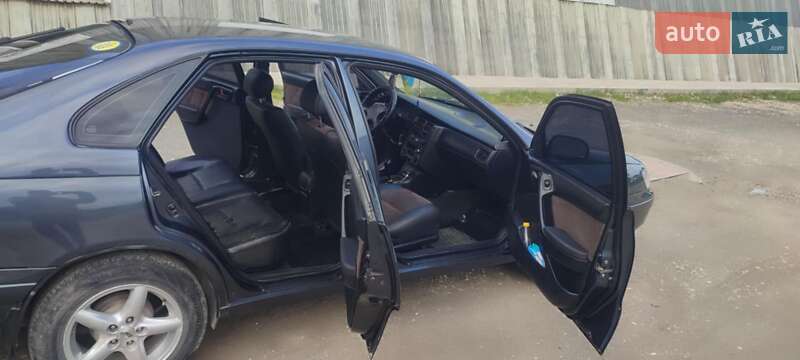 Седан Toyota Carina 1994 в Каменец-Подольском