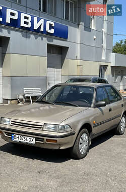 Седан Toyota Carina 1988 в 