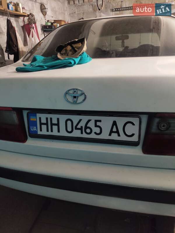 Седан Toyota Carina 1993 в Зеленодольской