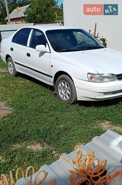 Седан Toyota Carina 1993 в 