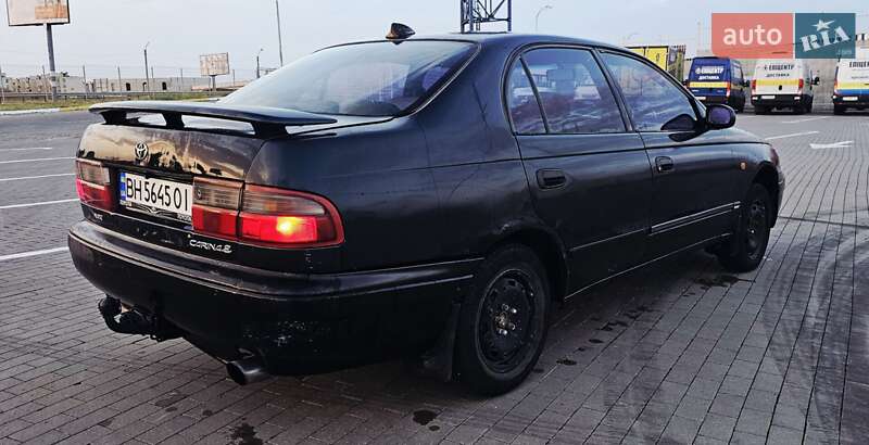 Седан Toyota Carina 1992 в Авангарде