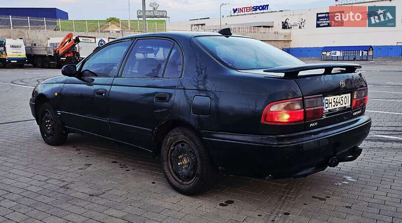 Седан Toyota Carina 1992 в Авангарде