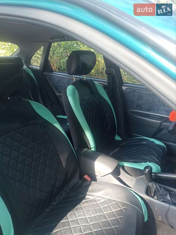 Седан Toyota Carina 1998 в Киеве