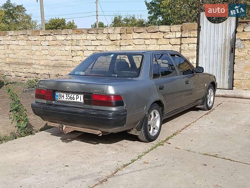 Седан Toyota Carina 1988 в Одесі