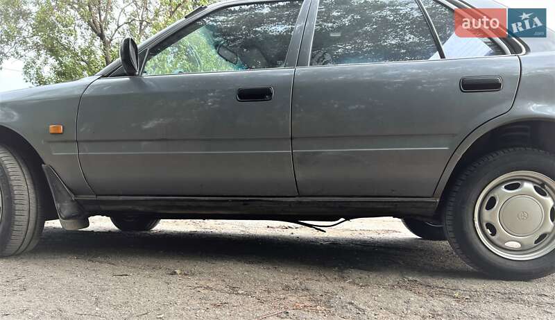 Седан Toyota Carina 1990 в Харкові