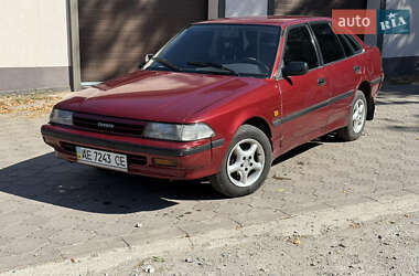 Седан Toyota Carina 1989 в Днепре
