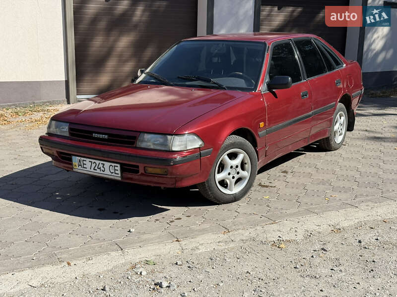 Toyota Carina 1989