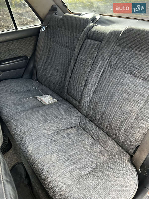 Седан Toyota Carina 1991 в Бориславе