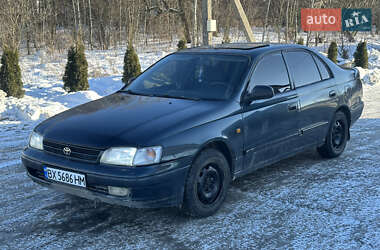 Седан Toyota Carina 1993 в Шепетовке