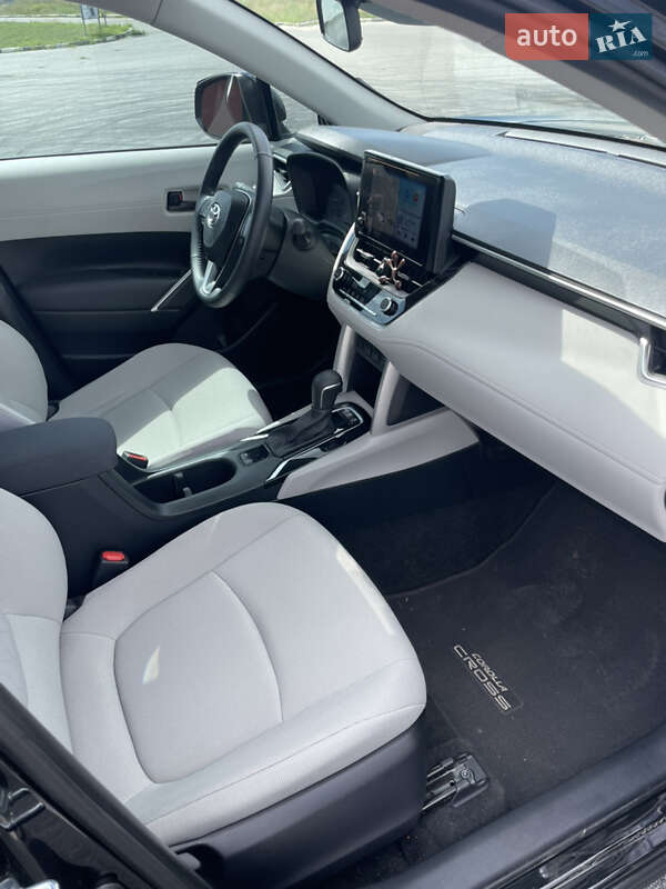 Позашляховик / Кросовер Toyota Corolla Cross 2022 в Києві