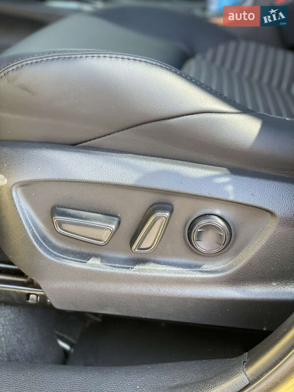 Позашляховик / Кросовер Toyota Corolla Cross 2023 в Києві