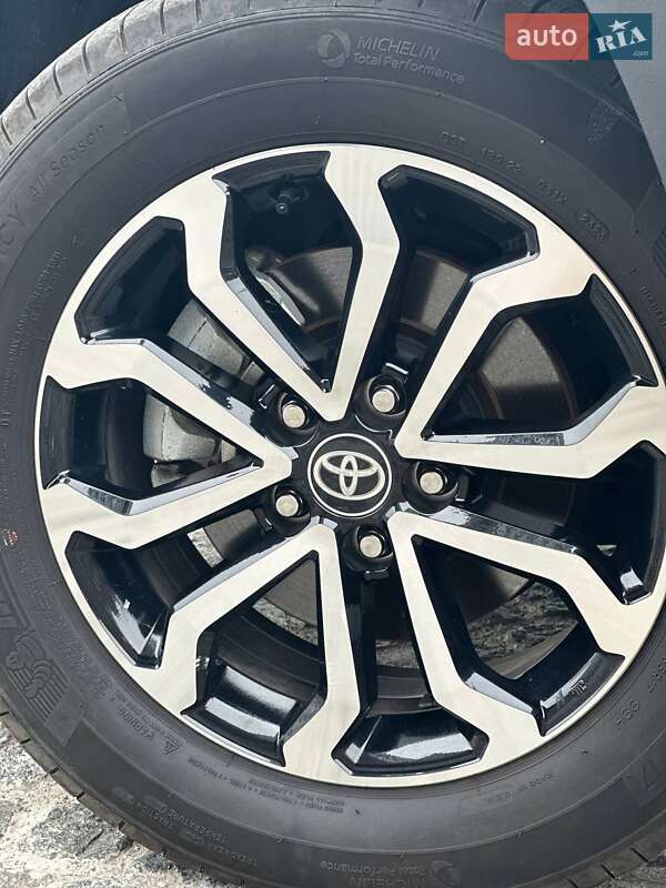 Внедорожник / Кроссовер Toyota Corolla Cross 2023 в Днепре