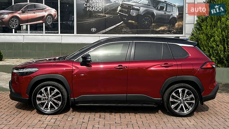 Позашляховик / Кросовер Toyota Corolla Cross 2024 в Чернівцях