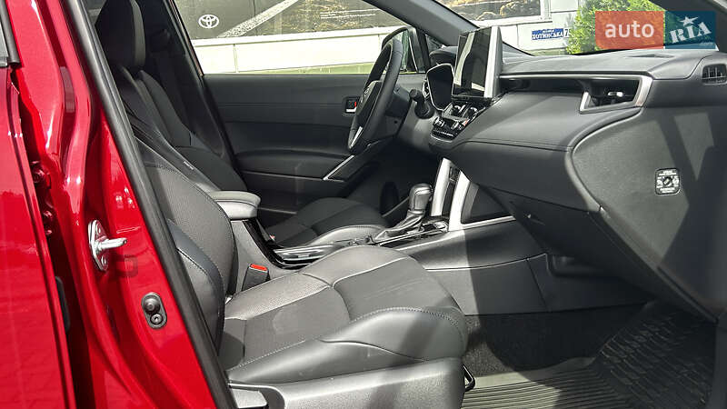 Позашляховик / Кросовер Toyota Corolla Cross 2024 в Чернівцях