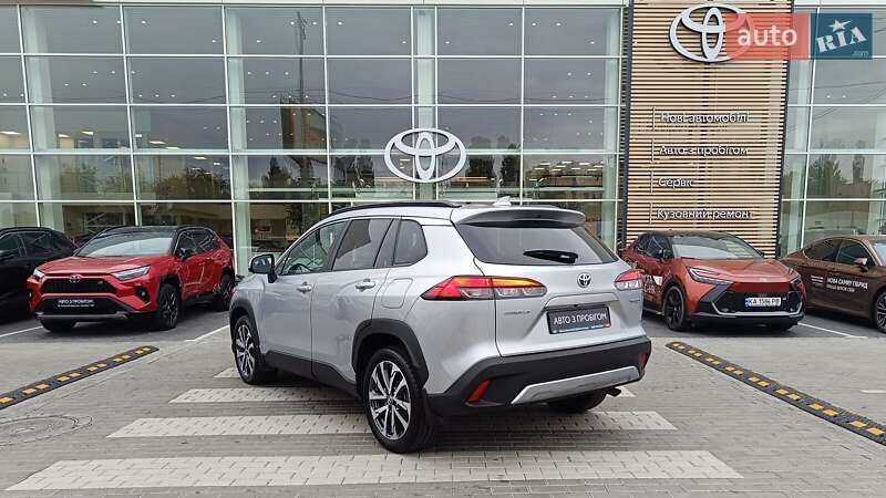 Внедорожник / Кроссовер Toyota Corolla Cross 2022 в Киеве
