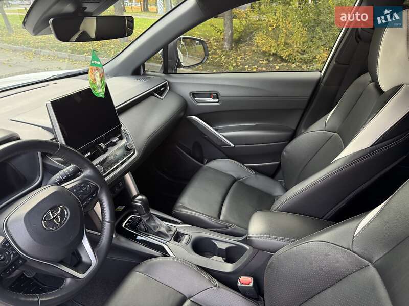 Позашляховик / Кросовер Toyota Corolla Cross 2022 в Умані фото 28 Позашляховик / Кросовер Toyota Corolla Cross 2022 в Умані