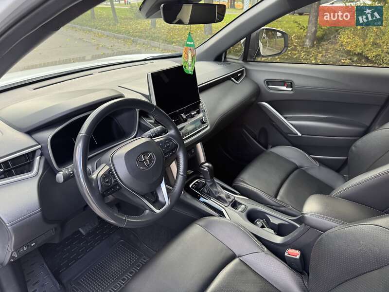 Позашляховик / Кросовер Toyota Corolla Cross 2022 в Умані фото 29 Позашляховик / Кросовер Toyota Corolla Cross 2022 в Умані
